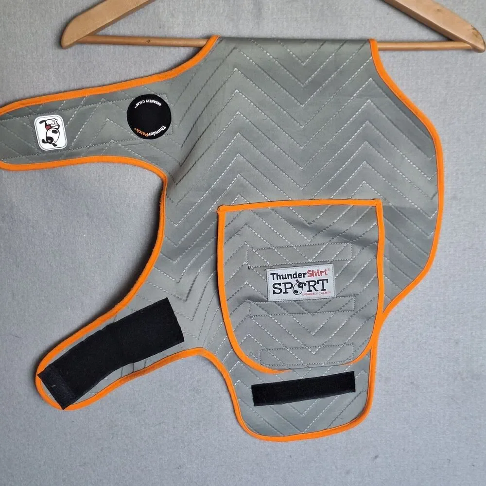 ThunderShirt Sport Dog Anxiety Jacket Small 15-25lb Gray Calming Vest Thunder